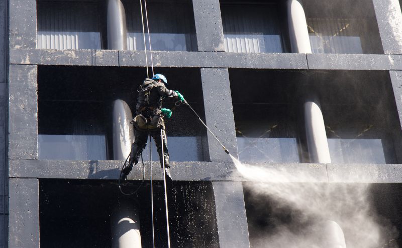 Condo Exterior Cleaning Service